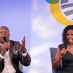 Michelle Obama também entrevistou o irmão, Craig, no podcast