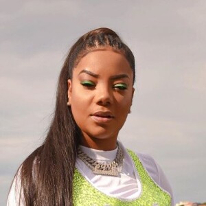 Ludmilla elogia Brunna Gonçalves de volta aos cabelos castanhos: 'Meus cachinhos'