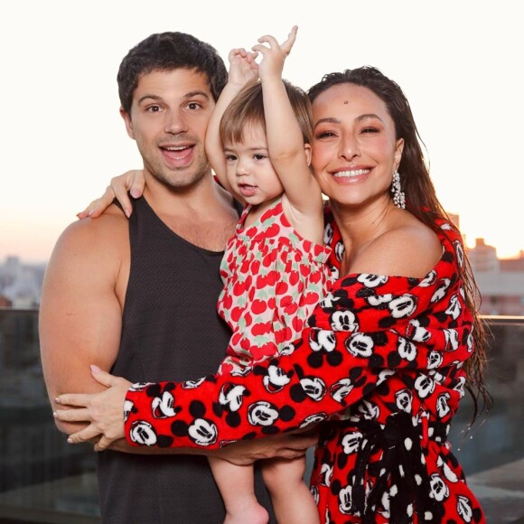 Filha de Sabrina Sato e Duda Nagle, Zoe caiu na risada em treino da mãe