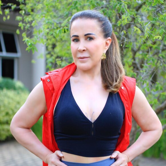 Zilu entrega exercício proibido para o bumbum: correr