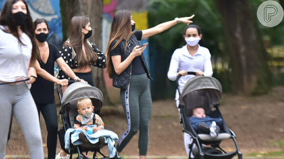 Grávida, Romana Novais caminha com família em parque nesta quarta-feira, dia 19 de agosto de 2020