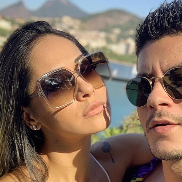 Mayra Cardi pediu perdão a Arthur Aguiar pelas duras palavras direcionadas a ele