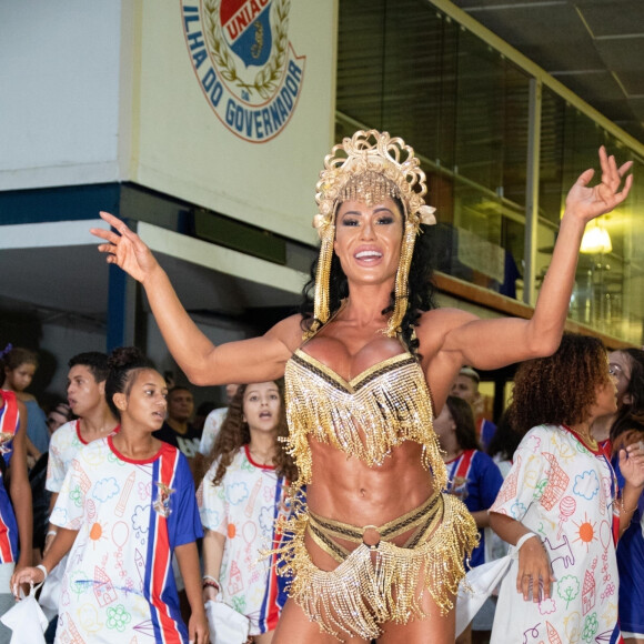 Gracyanne Barbosa lamenta momento de tensão na família