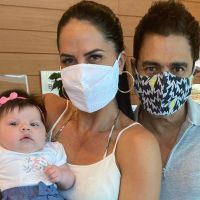 Graciele Lacerda anima fãs por foto com afilhada e Zezé Di Camargo: 'Treinando'