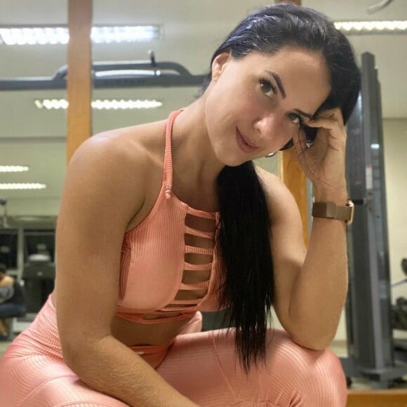 Graciele Lacerda troca café por chá durante processo para engravidar