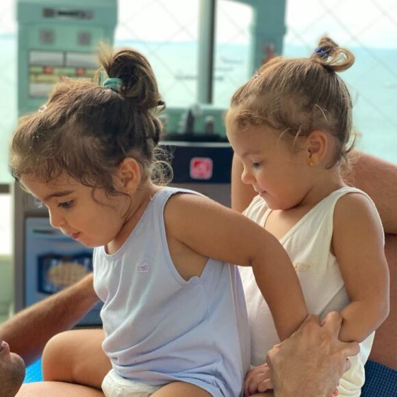 Helena é irmã gêmea de Marina, frutos do casamento de Ivete Sangalo e Daniel Cady