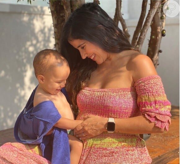 Camilla Camargo posou em foto fofa com o primogênito, Joaquim, para anunciar o sexo do novo bebê