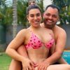 De biquíni, Naiara Azevedo curte piscina com marido