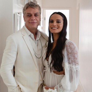 Ana Verena usou cabelo solto, ao natural, em casamento com Fabio Assunção