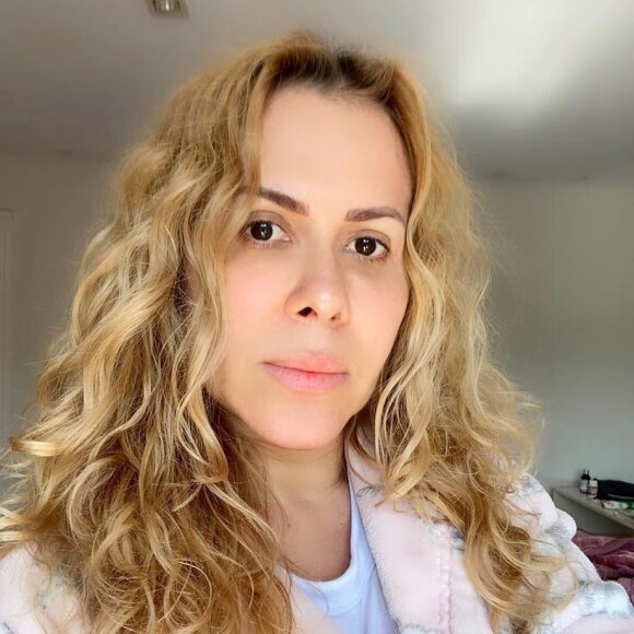 Em entrevista ao 'Fantástico' deste domingo, 4 de outubro de 2020, Joelma assumiu que ficou 60 dias sem conseguir levantar da cama