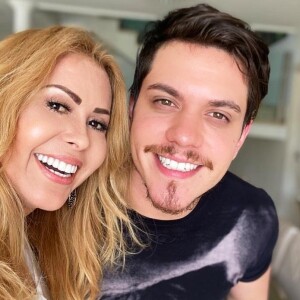 Joelma com o filho, Yago