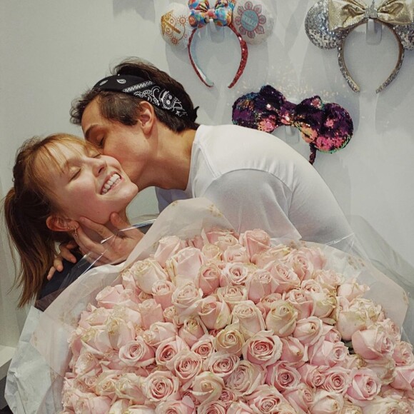 Larissa Manoela e Léo Cidade estão juntos há pouco mais de 2 anos