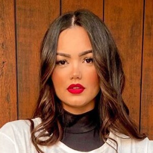 Looks de Suzanna Freitas chamam atenção pelo bom gosto