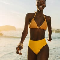 Biquíni asa-delta, cintura alta, crochê e mais! Os modelos de moda praia que você vai querer usar no verão