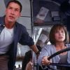 Em Velocidade Máxima, o policial Jack Traven, personagem de Keanu Reeves, precisa salvar os passageiros de uma bomba no ônibus