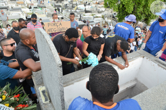 Neguinho da Beija-Flor recebeu apoio nas redes sociais após a morte do neto Gabriel