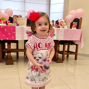 Filha de Thaeme Mariôto completa 1 ano e 6 meses