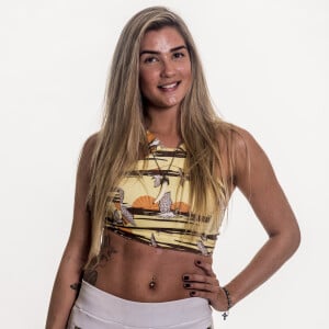 Ex-BBB Aline Gotschalg perdeu peso com reeducação alimentar