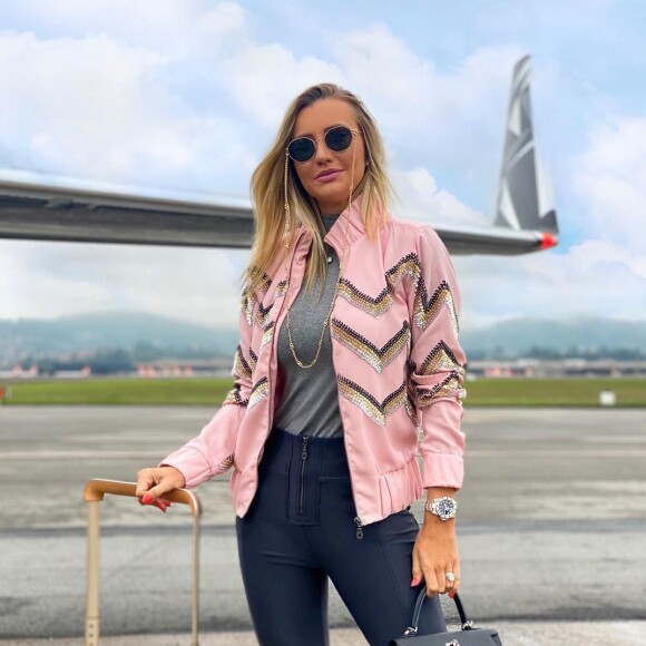 Ana Paula Siebert lamenta críticas sobre relação com a filha