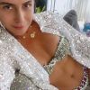 Giovanna Antonelli posa com biquíni brilho e corpo impressiona