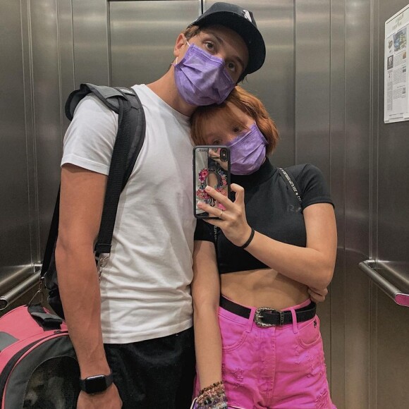 Larissa Manoela é namorada de Leo Cidade