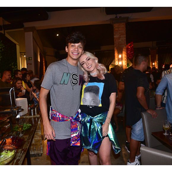 Tata Estaniecki comemora 27 anos em 16 de novembro de 2020