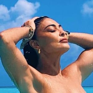 Juliana Paes admite ter editado foto de biquíni e explica: 'Cor do mar'