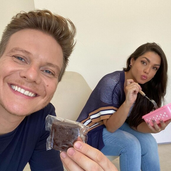 Thais Fersoza e o marido, Michel Teló, arrancaram comentários divertidos de famosos com vídeo
