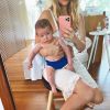 Giovanna Ewbank se encantou com a foto no espelho com o filho mais novo, Zyan