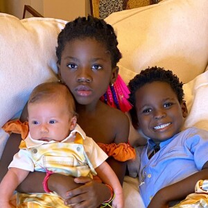 Giovanna Ewbank é mãe de Títi, de 7 anos, Bless, de 6, e Zyan, de 4 meses