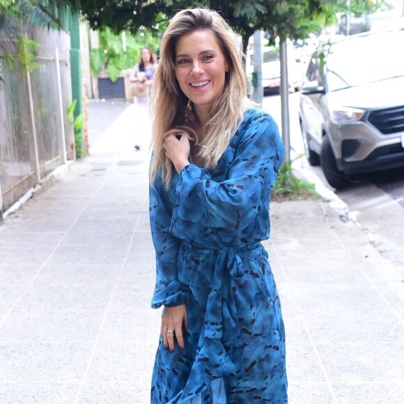 Carolina Dieckmann naturaliza questões relacionadas ao corpo