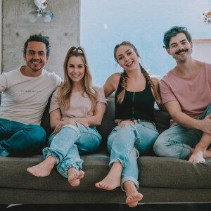 Carla e Jessé Scarpellini protagonizam clipes da dupla Mar Aberto, formada pelos cantores Gabriela e Thiago