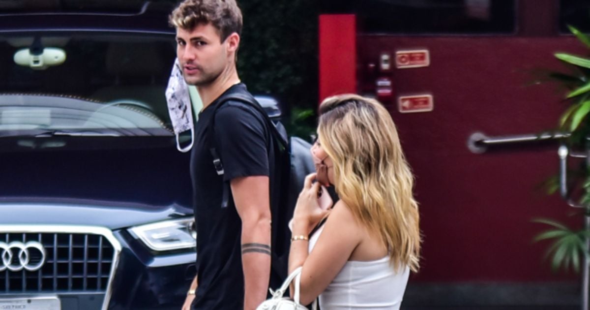 Novo casal! Ex de Virginia, Rezende Ã© flagrado com Gkay e confirma