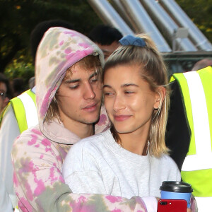 'Eba! Estou tão feliz por vocês', disse Hailey Baldwin, mulher de Justin Bieber
