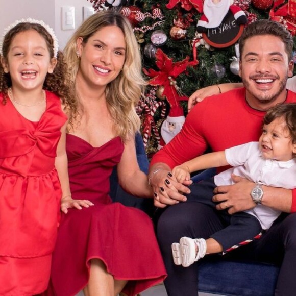 Wesley Safadão curte o dia 24 de dezembro em grande estilo ao lado da família