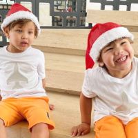 Andressa Suita veste filhos com roupas iguais no Natal e semelhança impressiona: 'Gêmeos'