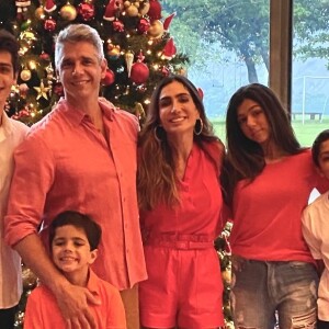 Ao lado da família, Márcio Garcia dedica Natal ao pai, morto por Covid-19