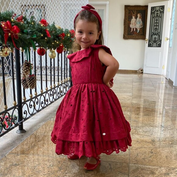 Look da filha de Patricia Abravanel rouba a cena nas redes sociais