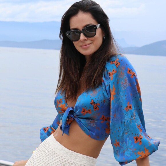 Vera Viel posta foto com marido, Rodrigo Faro, e explica look inusitado do apresentador