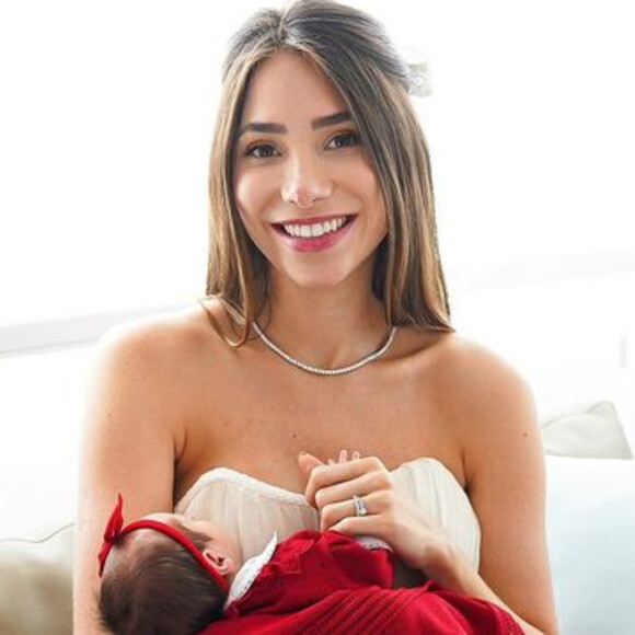 Romana Novais revela rosto da filha, Raika, pela primeira vez