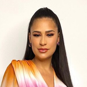 Grávida, Simone é fã de looks que valorizem as novas curvas