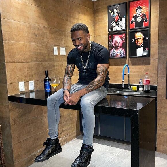 Nego do Borel teria se envolvido com a influenciadora Lisandra Barcelos