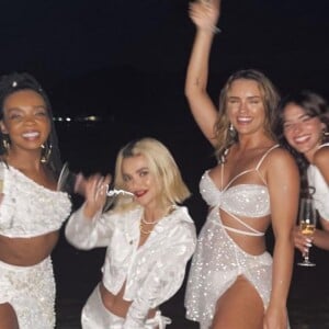 Bruna Marquezine se irritou com fã clube que deletou Rafa Kalimann em foto de réveillon