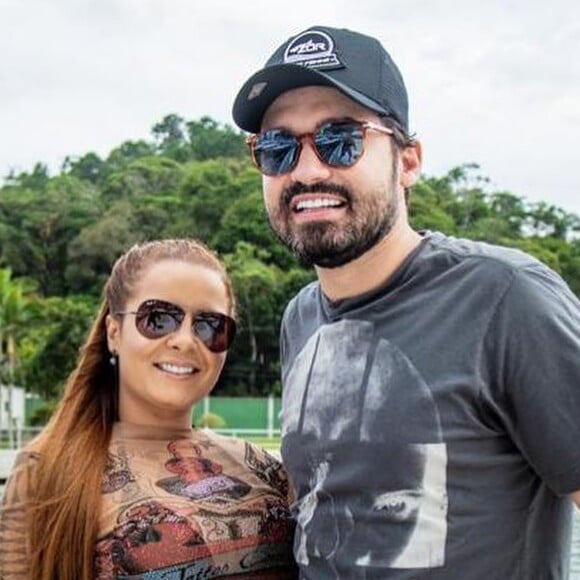 Maiara exibe anel e fãs apostam em noivado dela com Fernando Zor