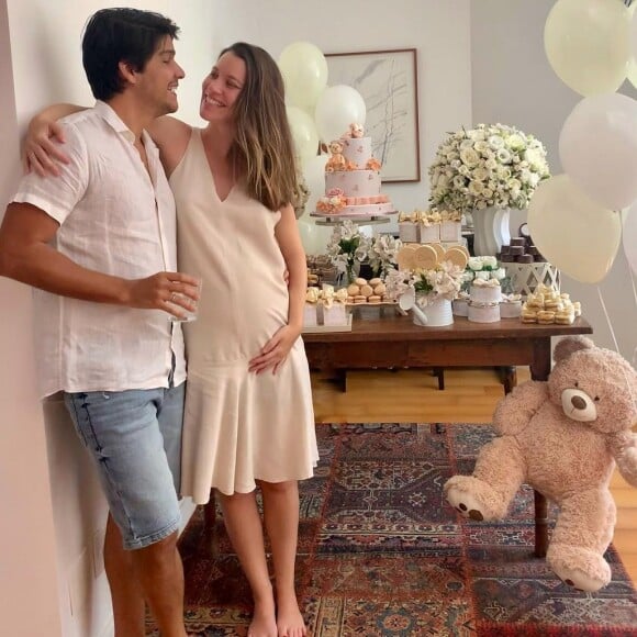 Eva é fruto da relação de Nathalia Dill com o músico Pedro Curvello