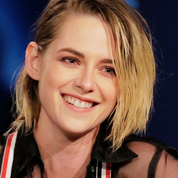 Kristen Stewart surge como Princesa Diana para filme e semelhança agita web: 'Irreconhecível'