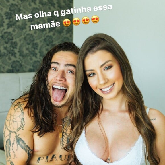 Whindersson Nunes fez fotos românticas com Maria Lina para revelar gravidez