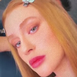 Marina Ruy Barbosa exibe bastidores de preparação de foto