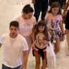 Sofia é vista frequentemente vista em passeio com Mariana Goldfarb e o pai, Cauã Reymond