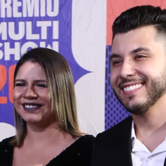 Marília Mendonça e Murilo Huff posaram juntos em foto nesta terça (9)